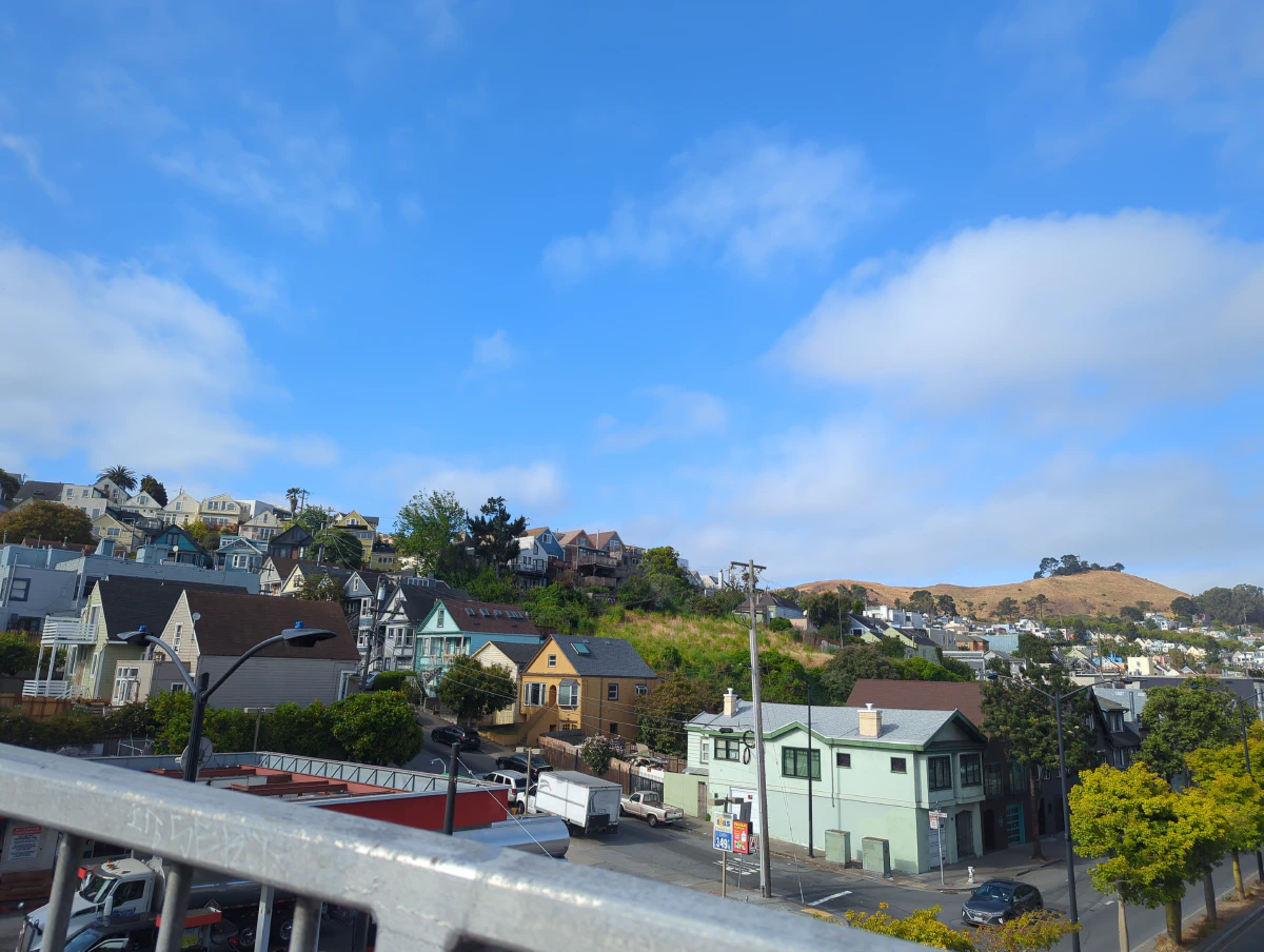 The houses are so colorful!